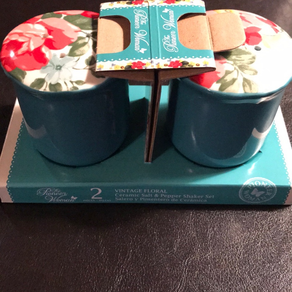 New Pioneer Woman salt and pepper shakers
